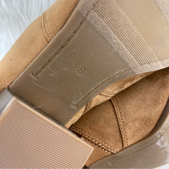 OLD NAVY TAN SUEDE ANKLE BOOTS SIZE 8 - Picture 7 of 9